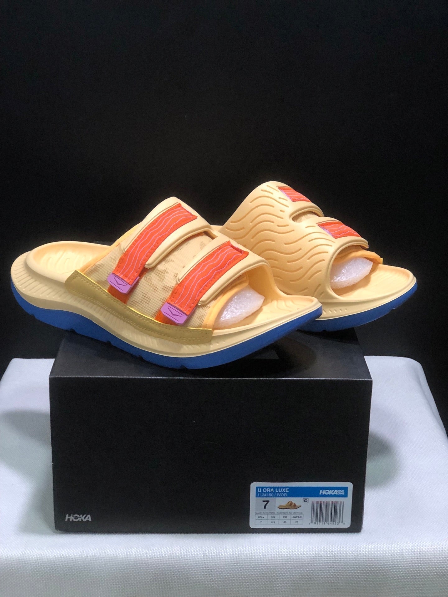 WTAPS x  HOKA ONE ONE ORA Luxe
