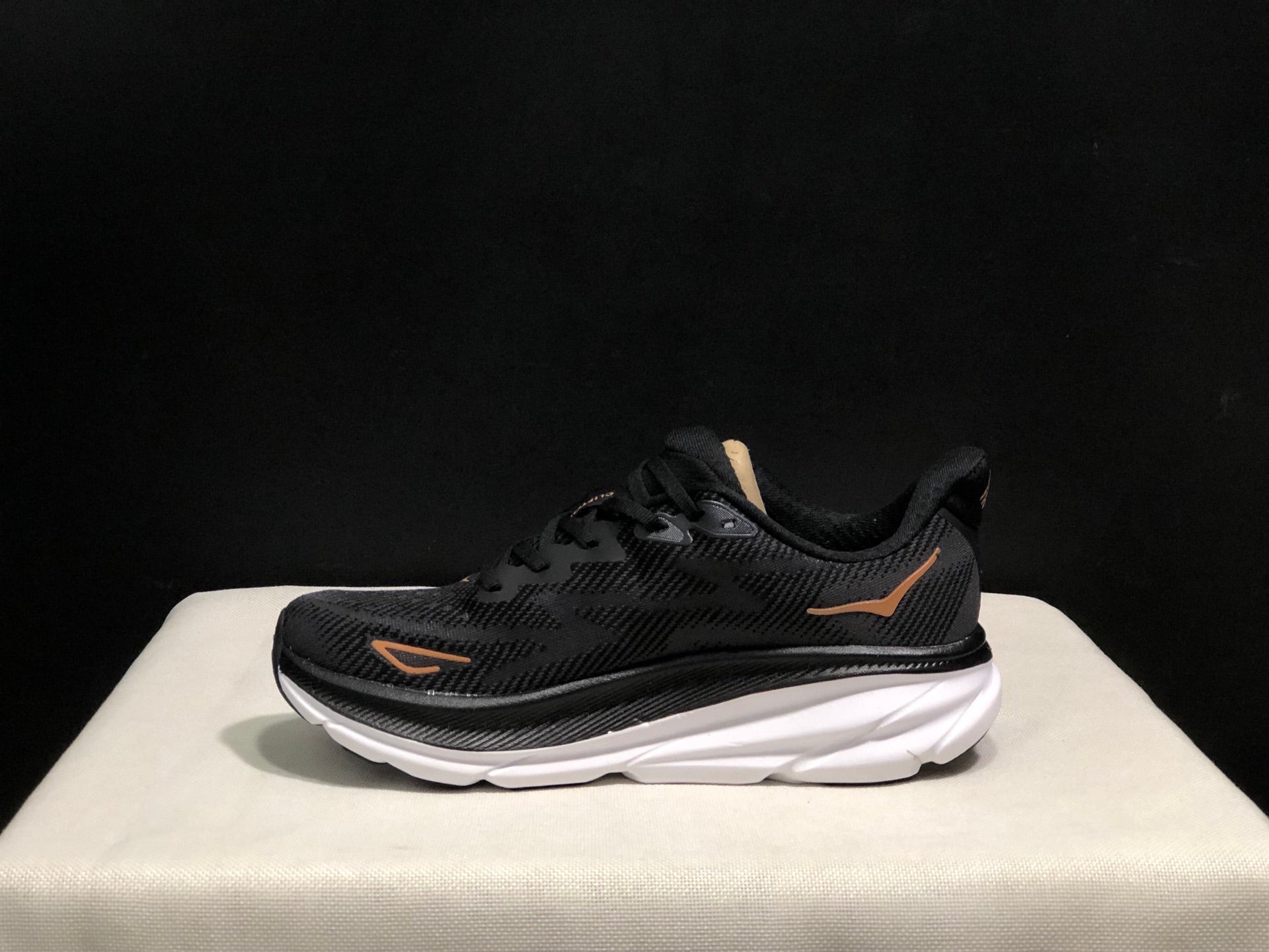 HOKA ONE ONE Clifton 9